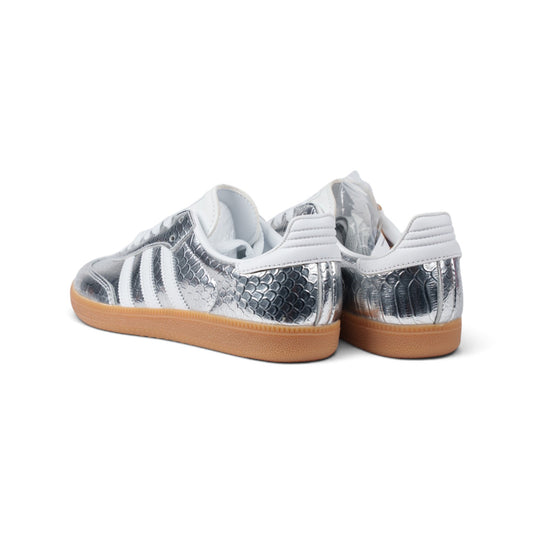 Adidas Samba серебристые кроссовки — пара, вид сзади сбоку | GAMEOVERSHOP