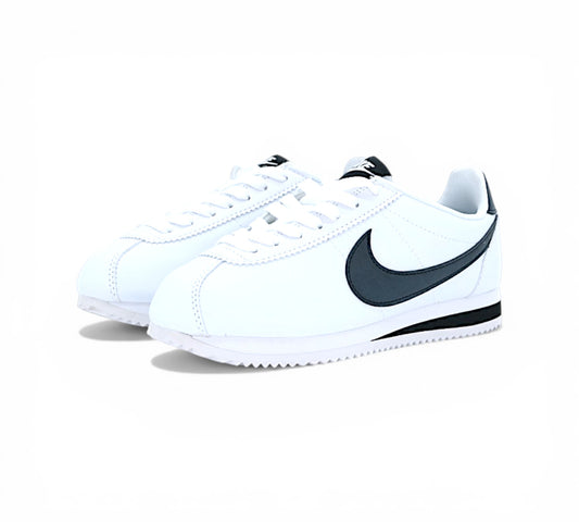 Кроссовки Nike Cortez белые с черным, вид сбоку