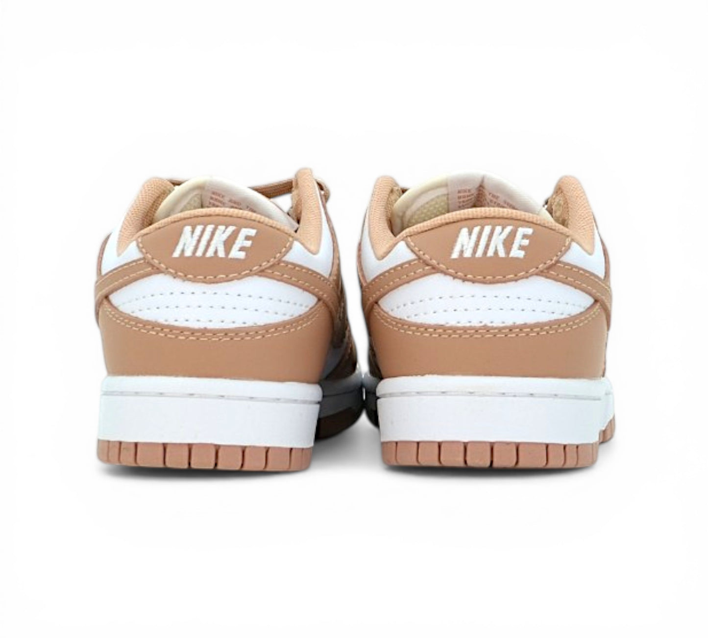 Кроссовки Nike Dunk Low, бежевые с белым, вид сбоку