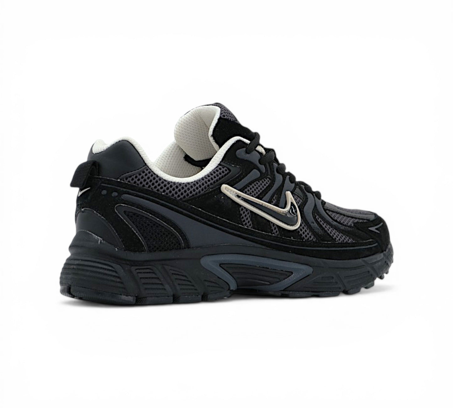 Кроссовки Nike V2K Run, черные, вид сбоку