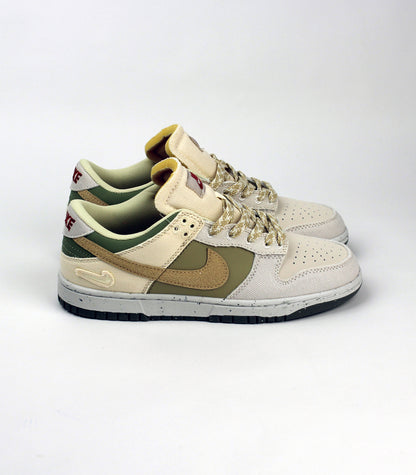 Кроссовки  Wmns Dunk Low Light Bone Dark Stucco - Luxe