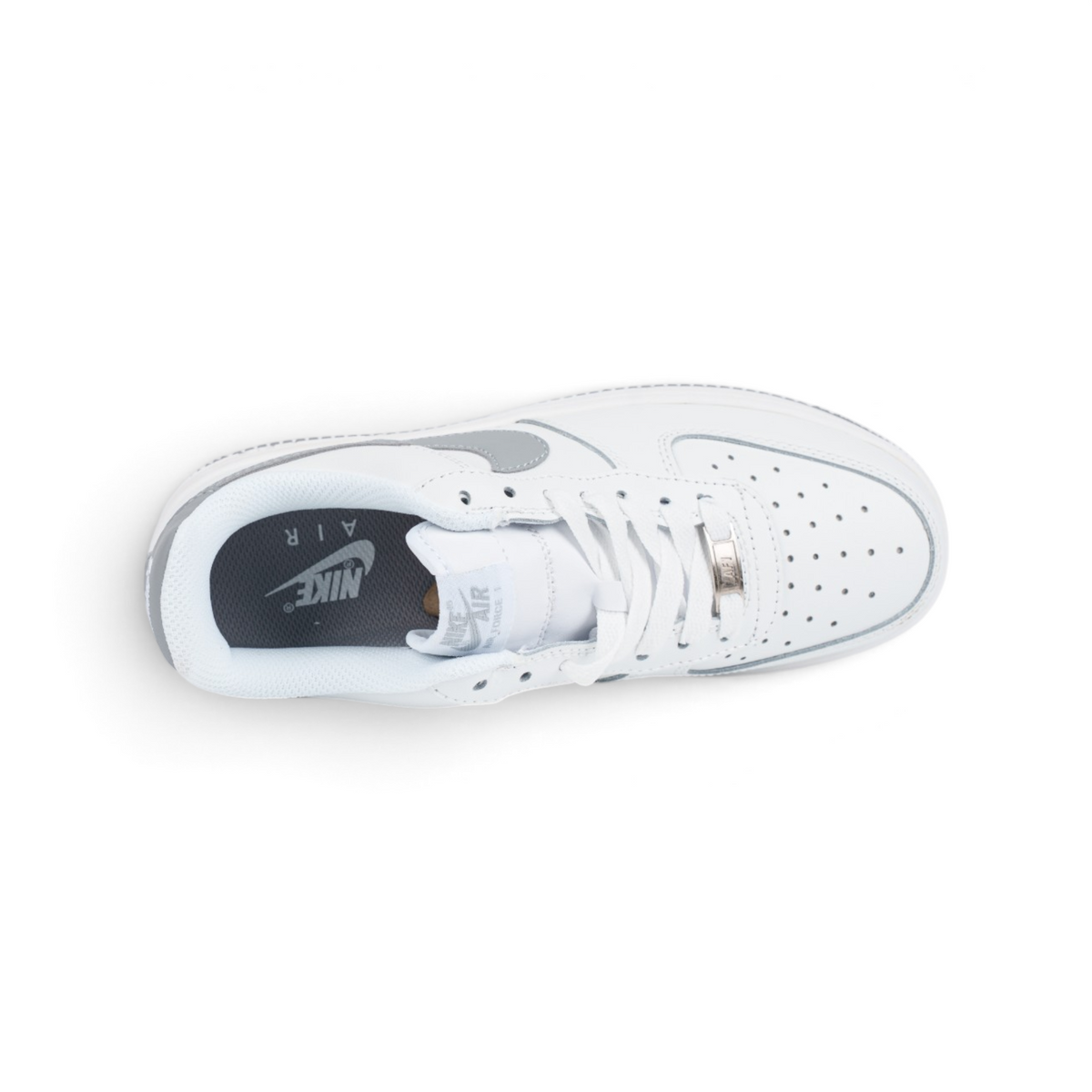 Nike Air Force 1 Low белые с серым свушем кроссовки — вид сверху | GAMEOVERSHOP