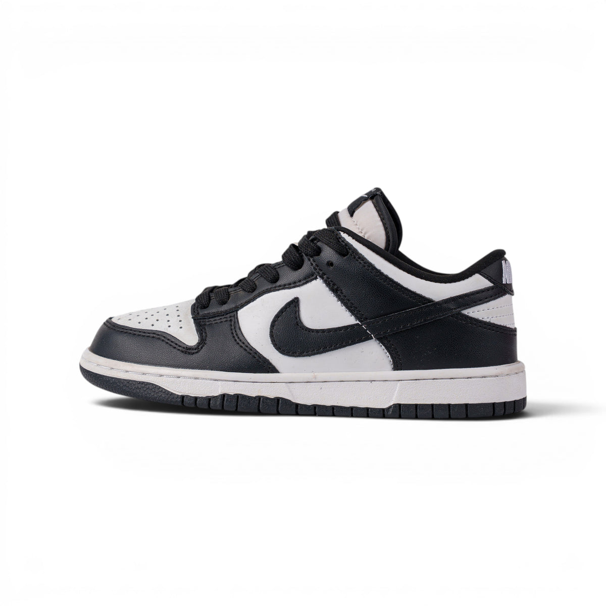 Nike SB Dunk Low чёрно-белые кроссовки — вид сбоку | GAMEOVERSHOP