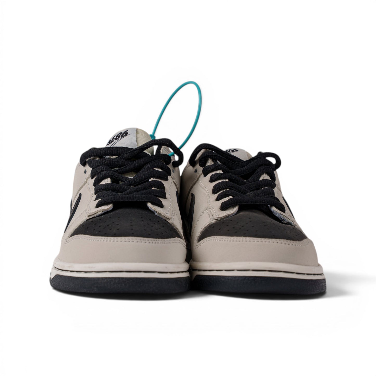 Nike Dunk, серый, кроссовки — вид спереди | GAMEOVERSHOP