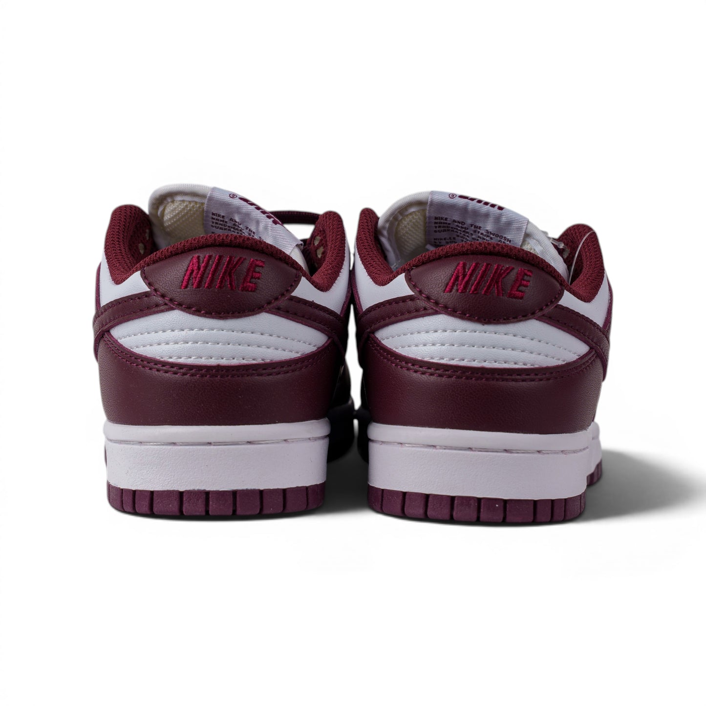 Nike Dunk Low бордово-белые кроссовки — вид сзади | GAMEOVERSHOP