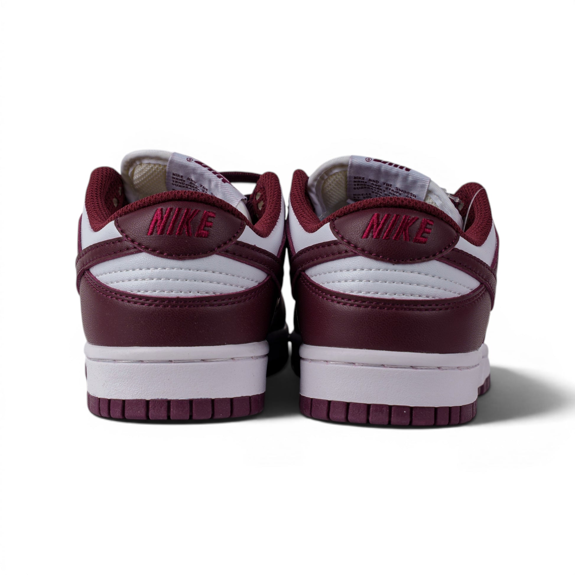 Nike Dunk Low бордово-белые кроссовки — вид сзади | GAMEOVERSHOP