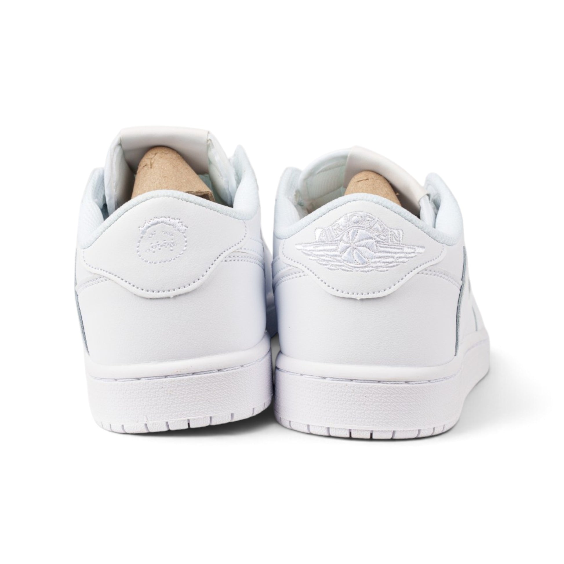 Nike Air Jordan 1 Low белые кроссовки — вид сзади, логотип Wings | GAMEOVERSHOP