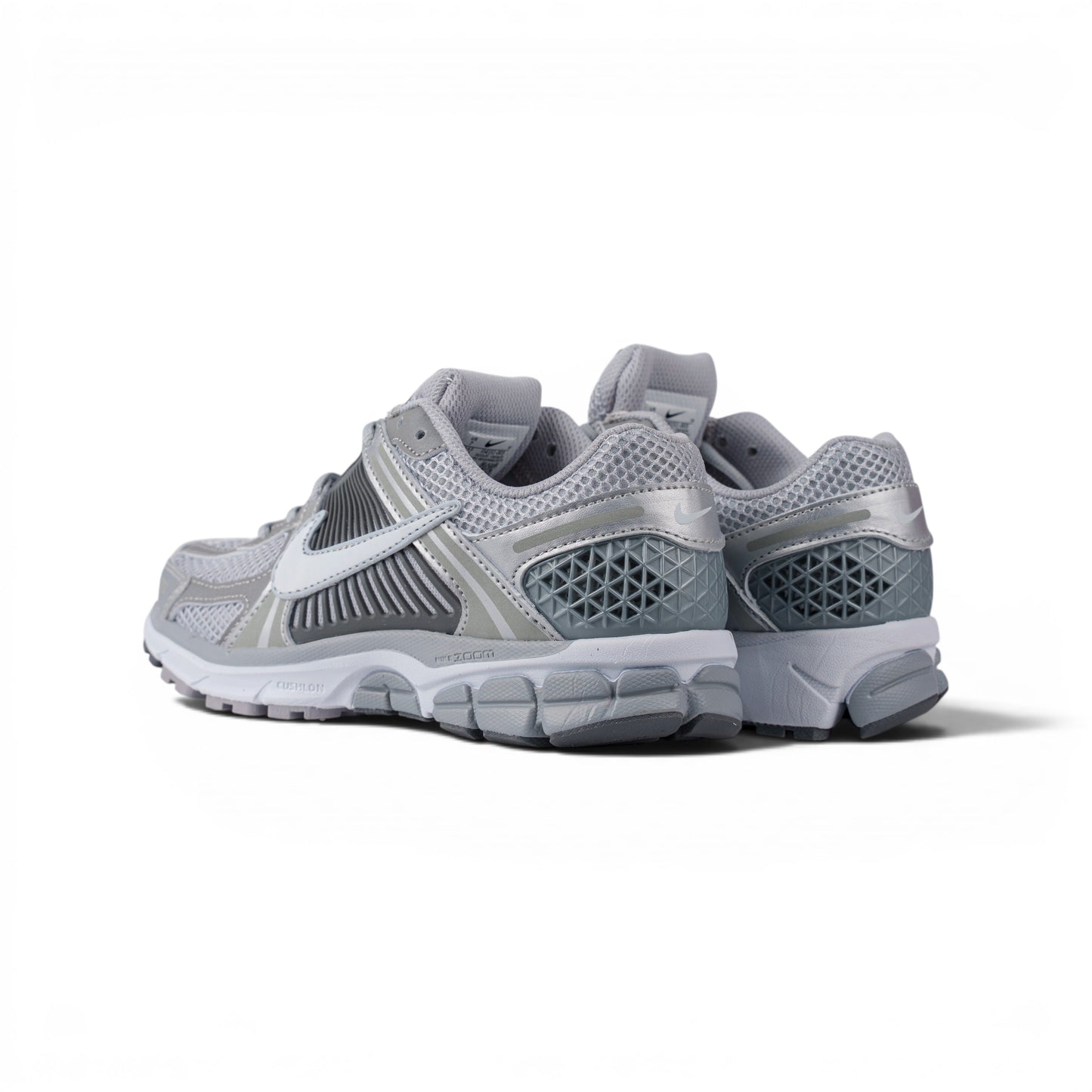 Nike Zoom Vomero 5 серые кроссовки — вид сзади под углом | GAMEOVERSHOP