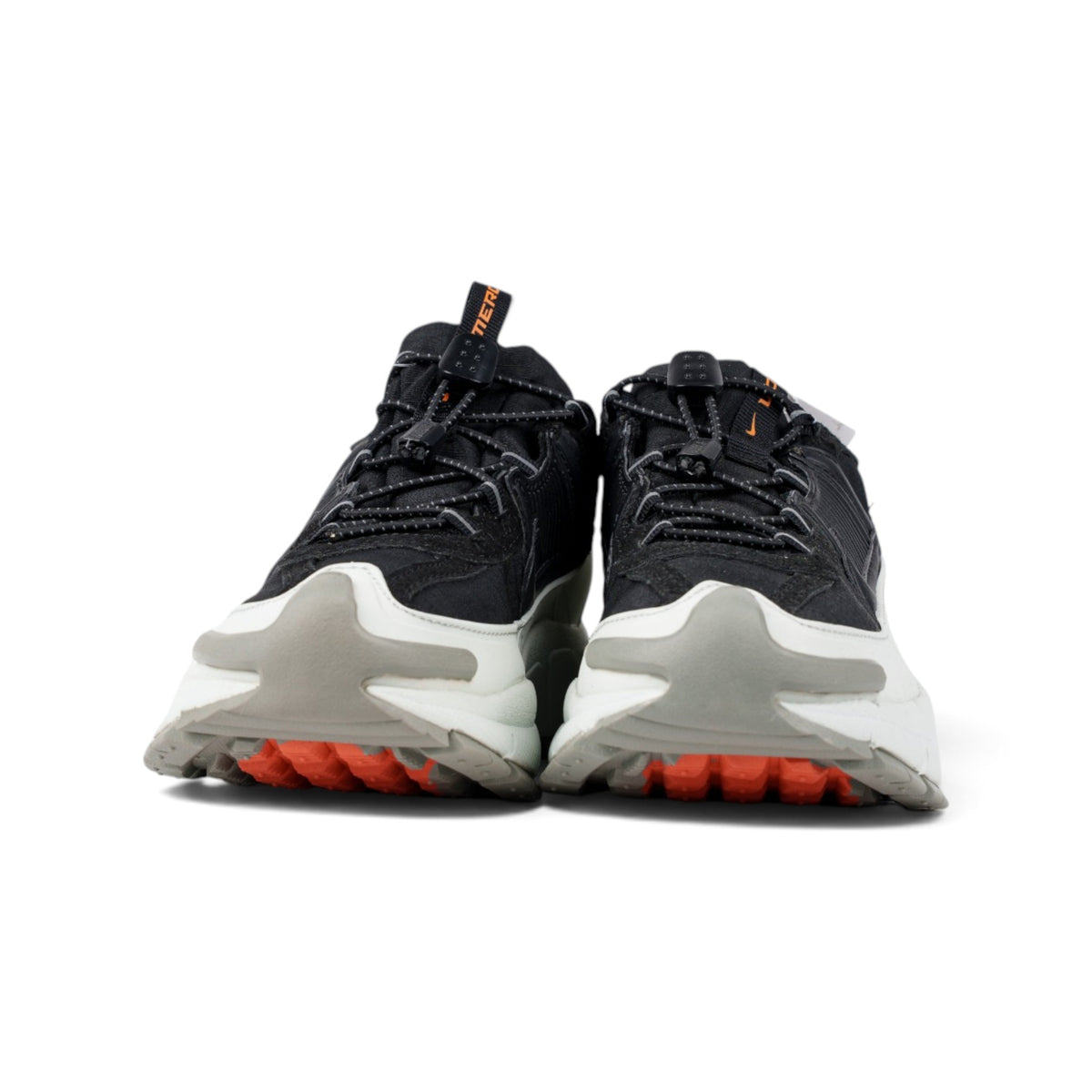 Nike Zoom Vomero Roam чёрные кроссовки — вид спереди | GAMEOVERSHOP
