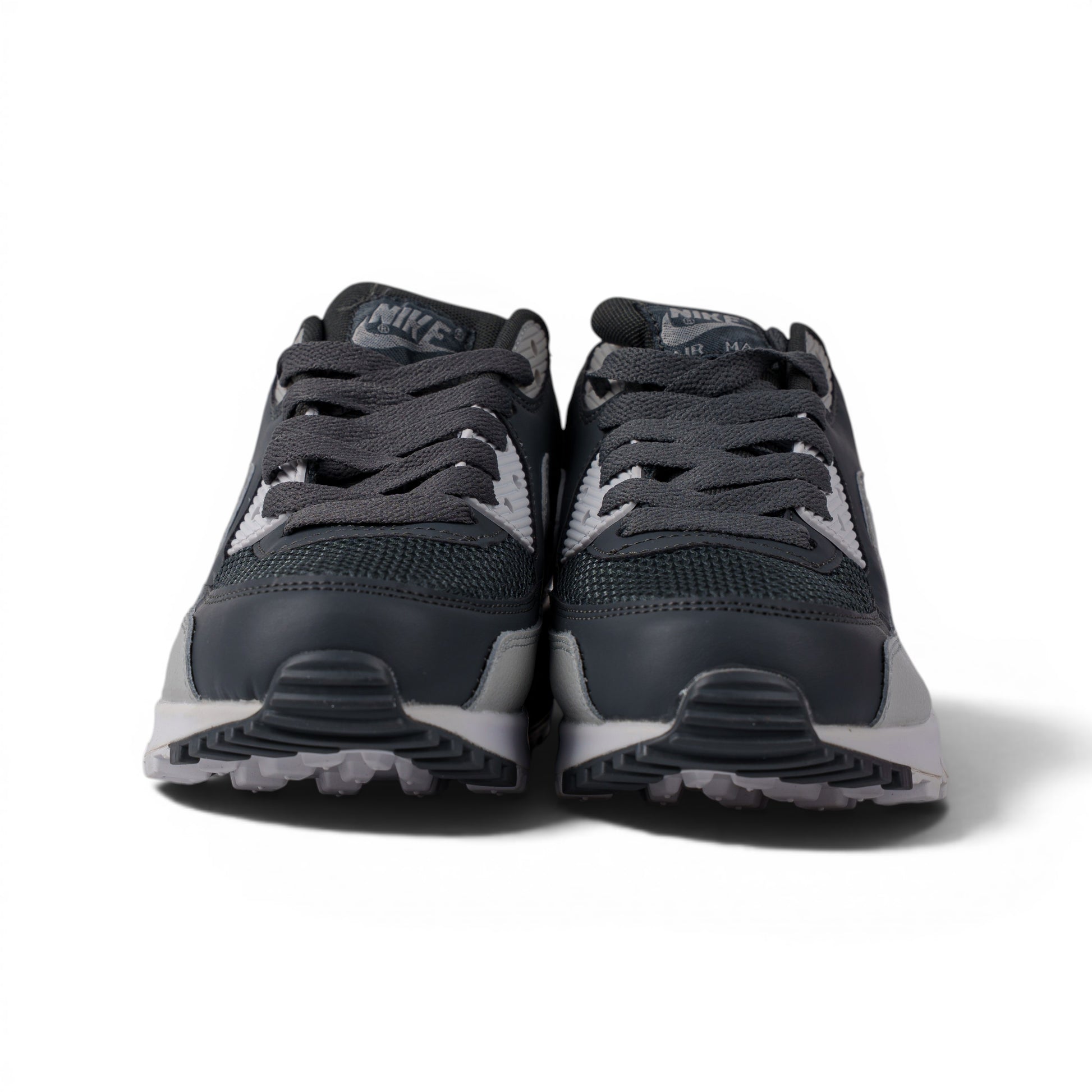 Nike Air Max 90 серые кроссовки — вид спереди | GAMEOVERSHOP