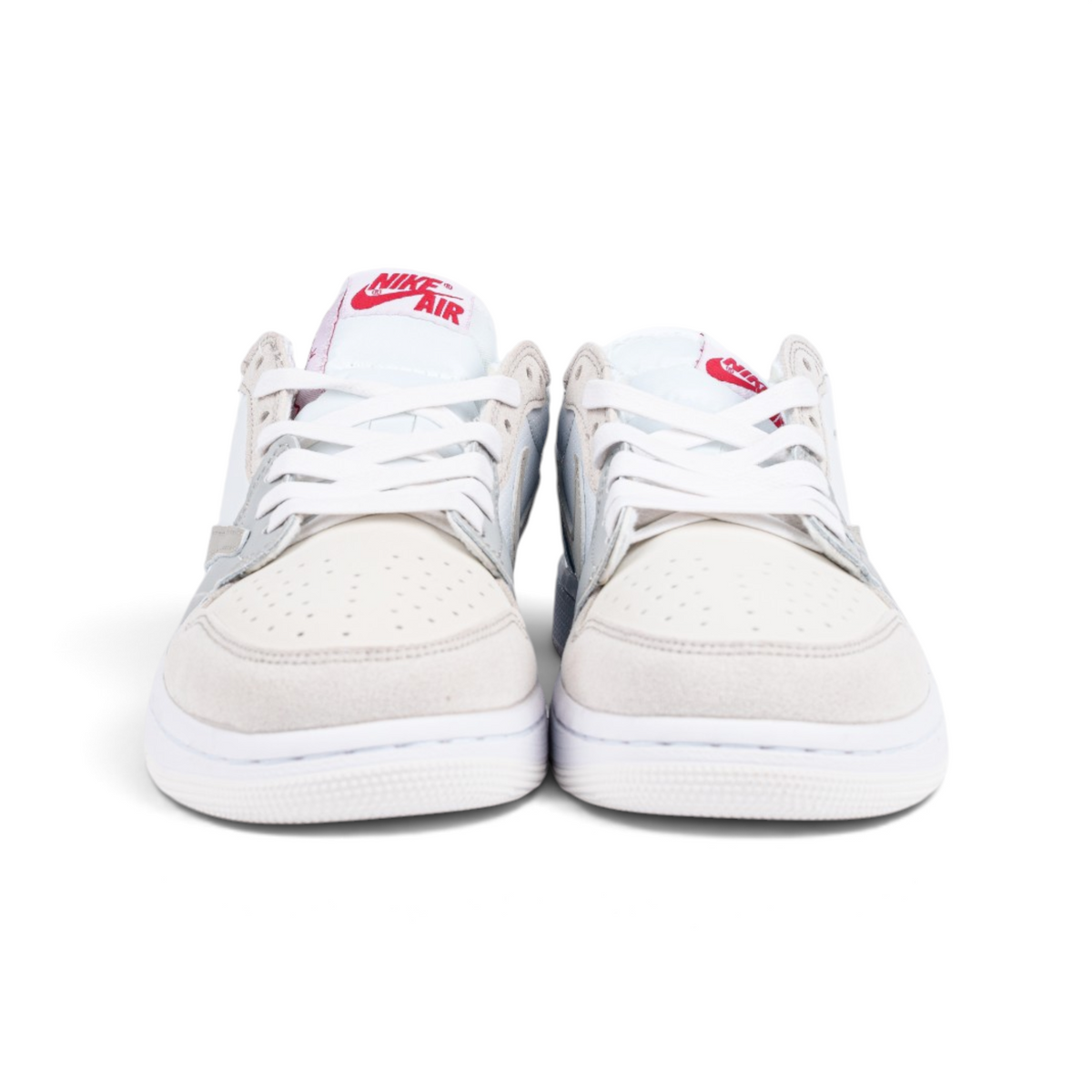 Nike Air Jordan 1 Low Paris белые кроссовки — вид спереди, пара | GAMEOVERSHOP