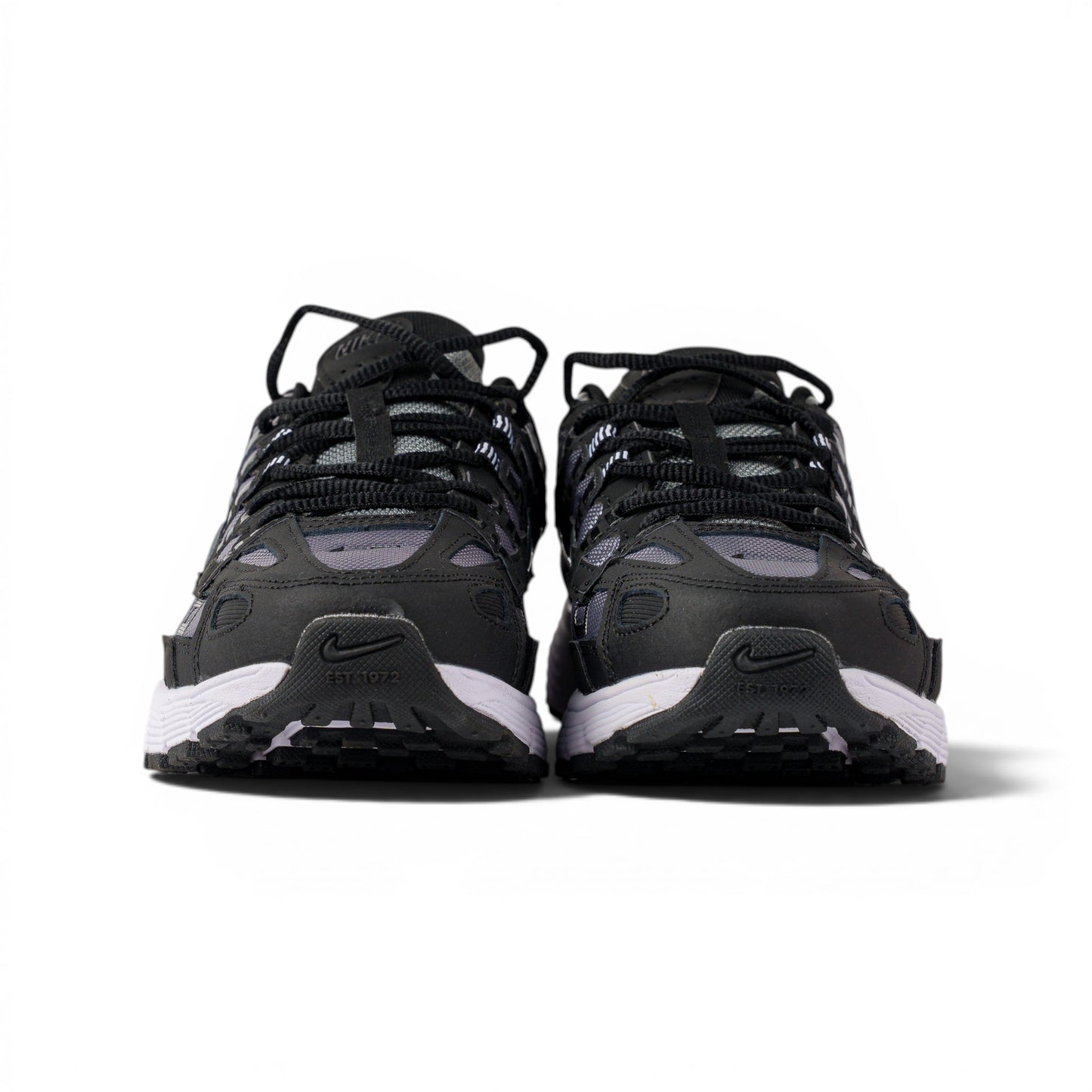 Nike P-6000 чёрно-серые кроссовки — вид спереди | GAMEOVERSHOP