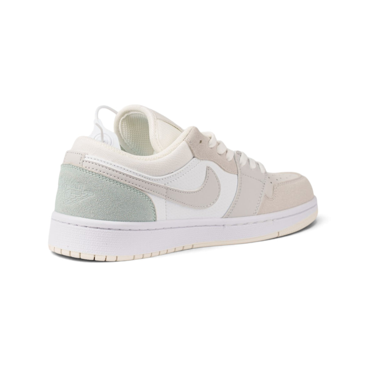 Nike Air Jordan серые кроссовки — крупный план, вид сбоку | GAMEOVERSHOP