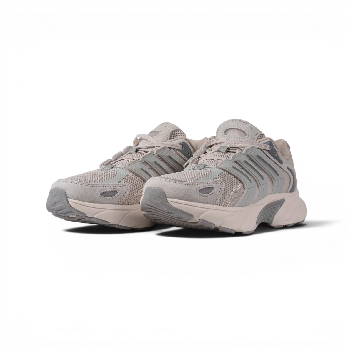 Adidas Climacool белые кроссовки — пара, вид спереди сбоку | GAMEOVERSHOP