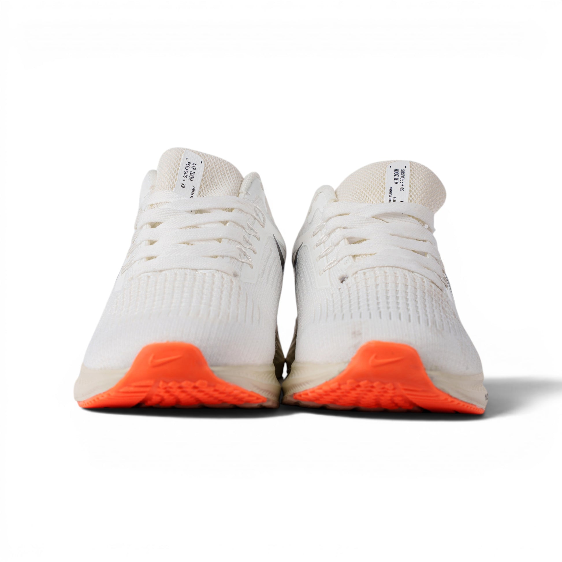 Nike Pegasus белые кроссовки — вид спереди | GAMEOVERSHOP