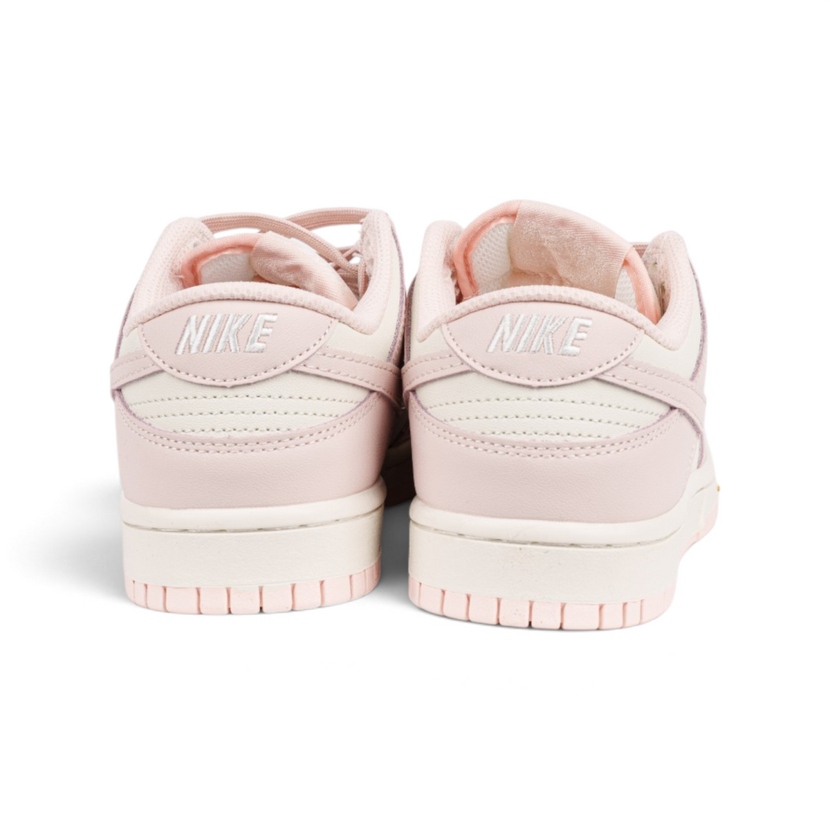 Nike Dunk Low Pink нежно-розовые кроссовки — вид сзади | GAMEOVERSHOP