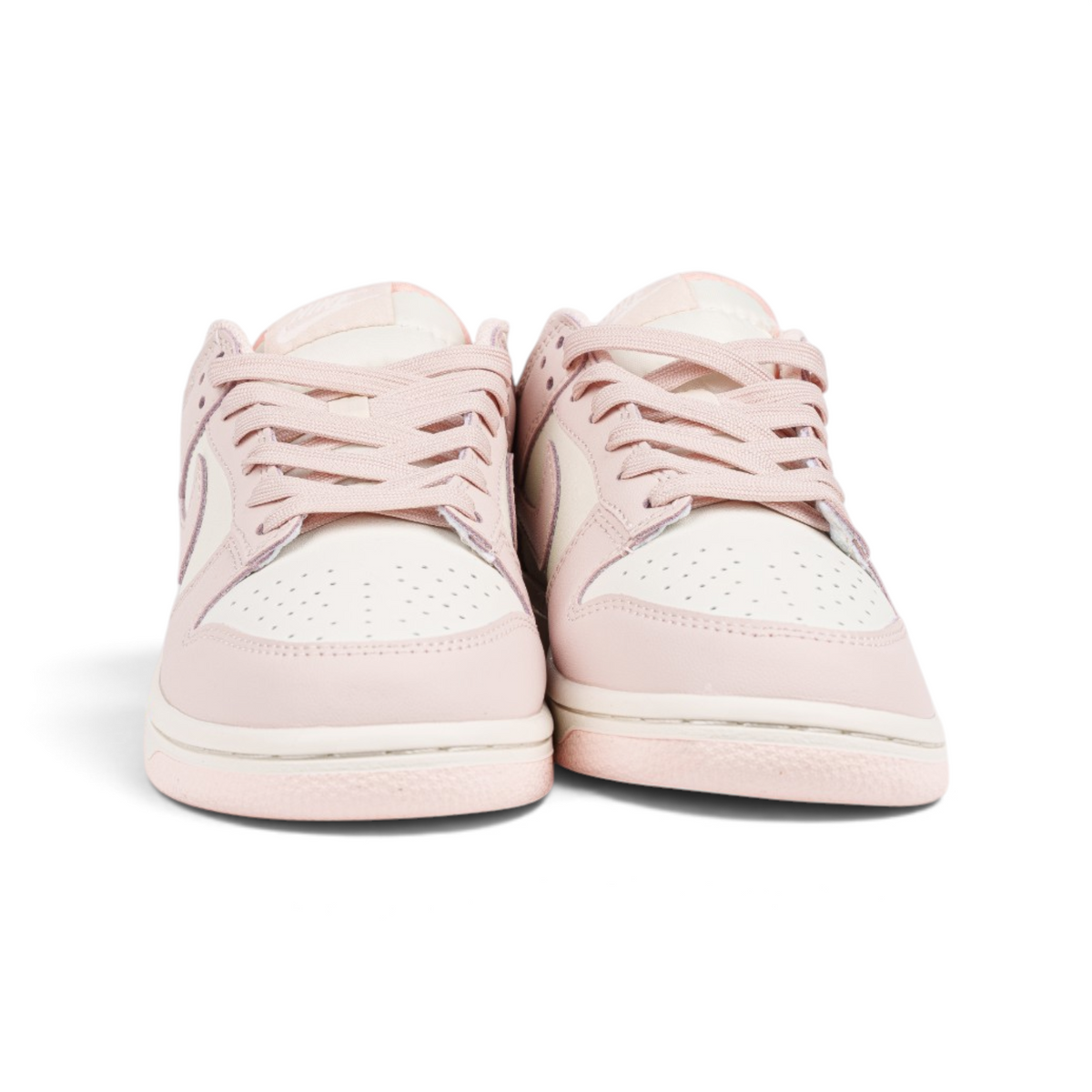 Nike Dunk Low Pink нежно-розовые кроссовки — вид спереди | GAMEOVERSHOP