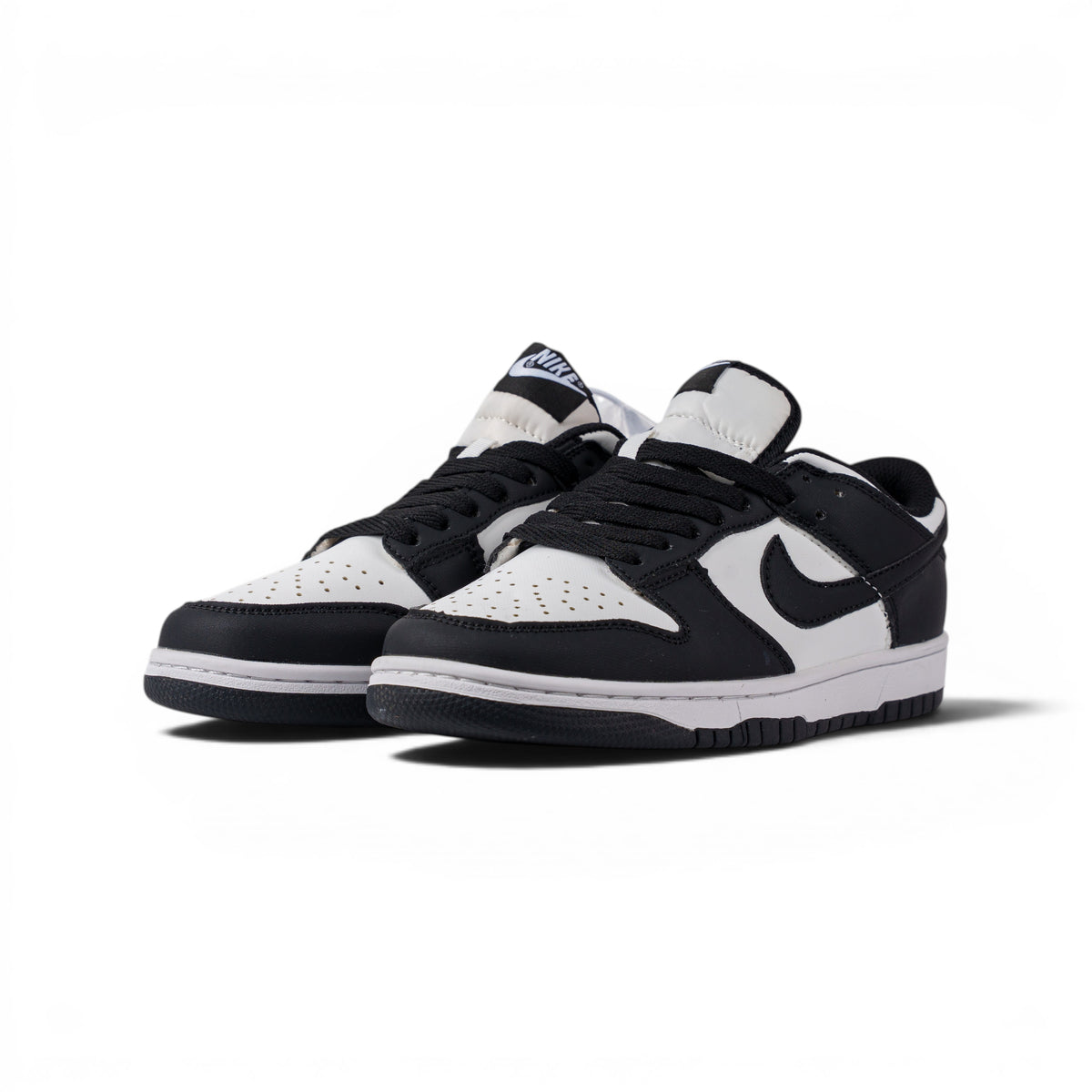 Nike Dunk, чёрно-белый, кроссовки — пара, вид спереди | GAMEOVERSHOP
