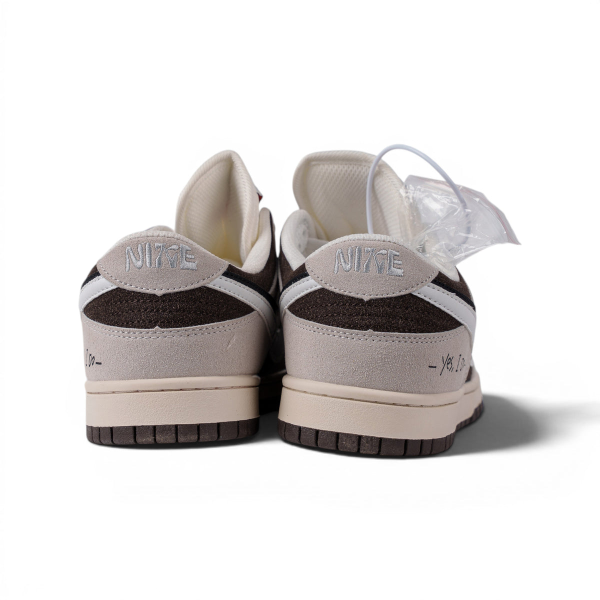 Nike Dunk Low бежево-коричневые кроссовки — вид сзади | GAMEOVERSHOP