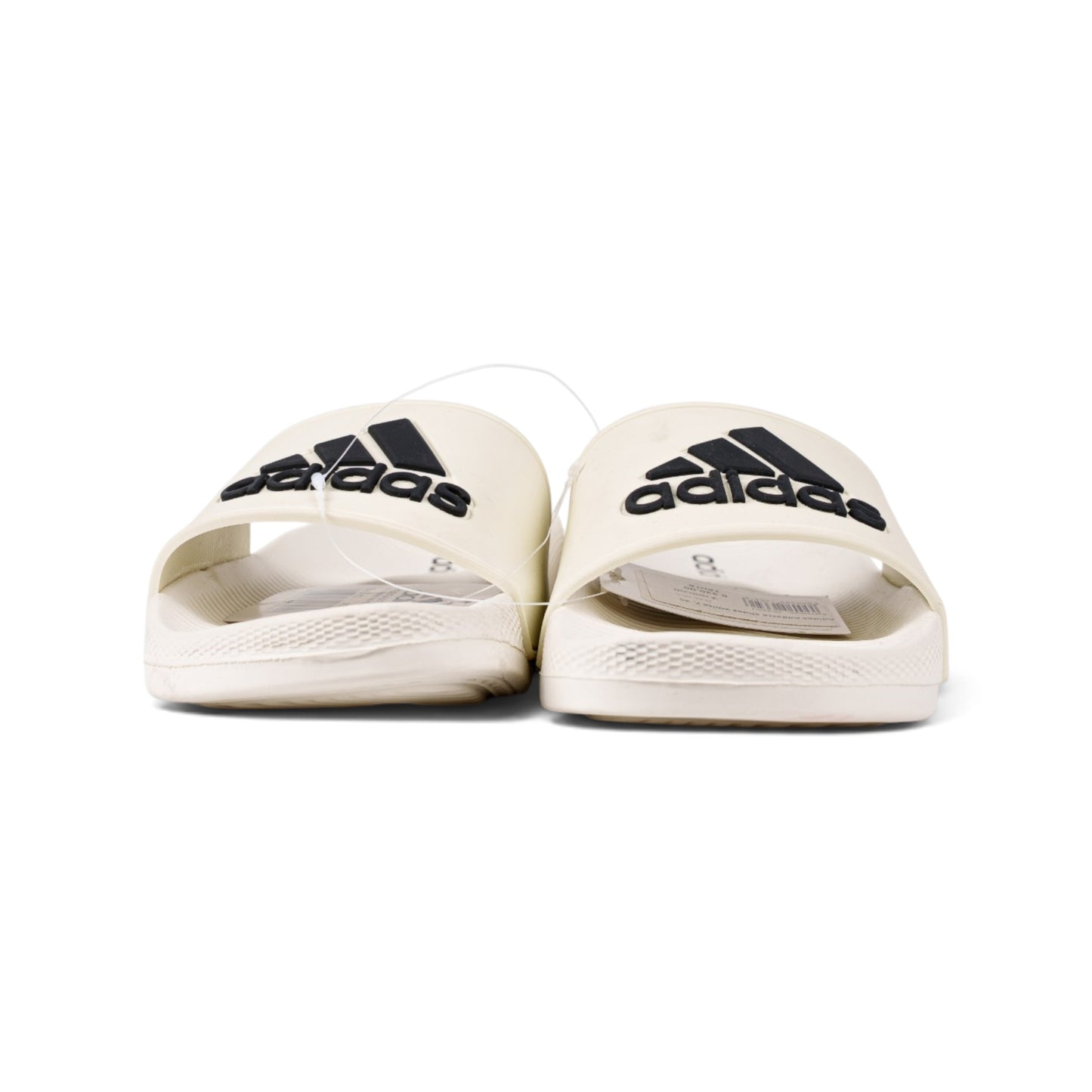 Adidas Adilette белые сланцы — крупный план, логотип adidas сзади | GAMEOVERSHOP