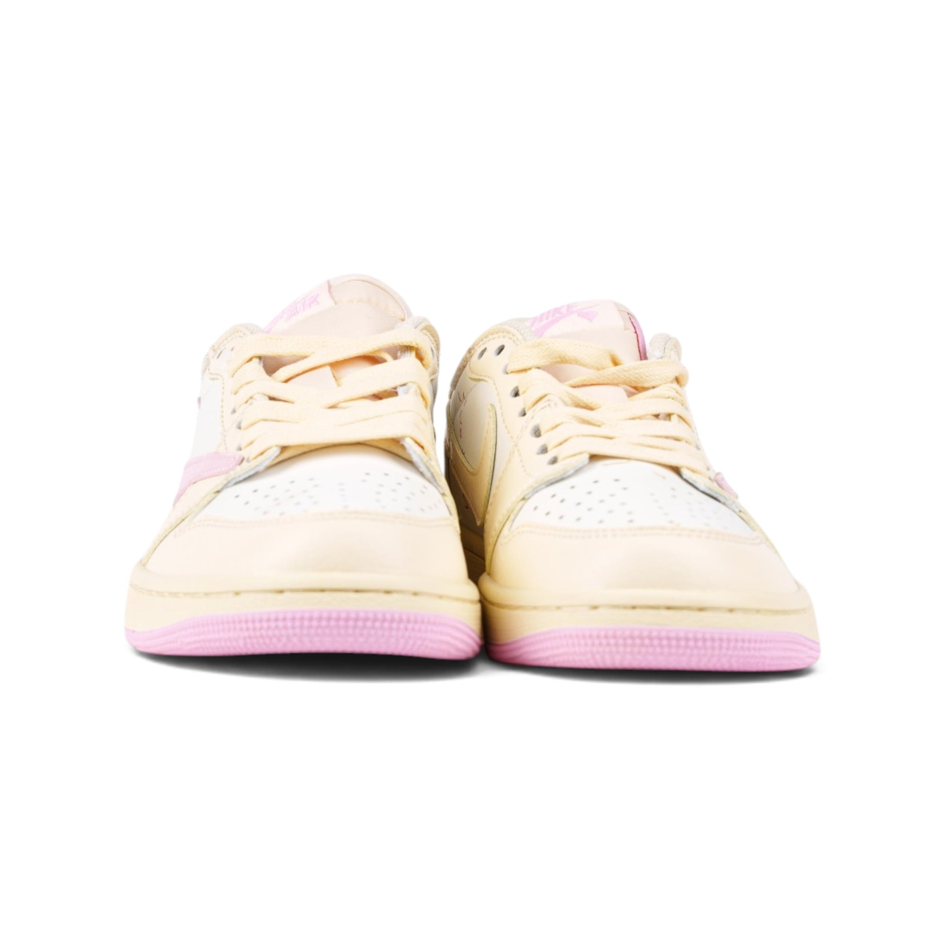 Nike Air Jordan 1 бежево-розовые кроссовки — пара, вид спереди | GAMEOVERSHOP