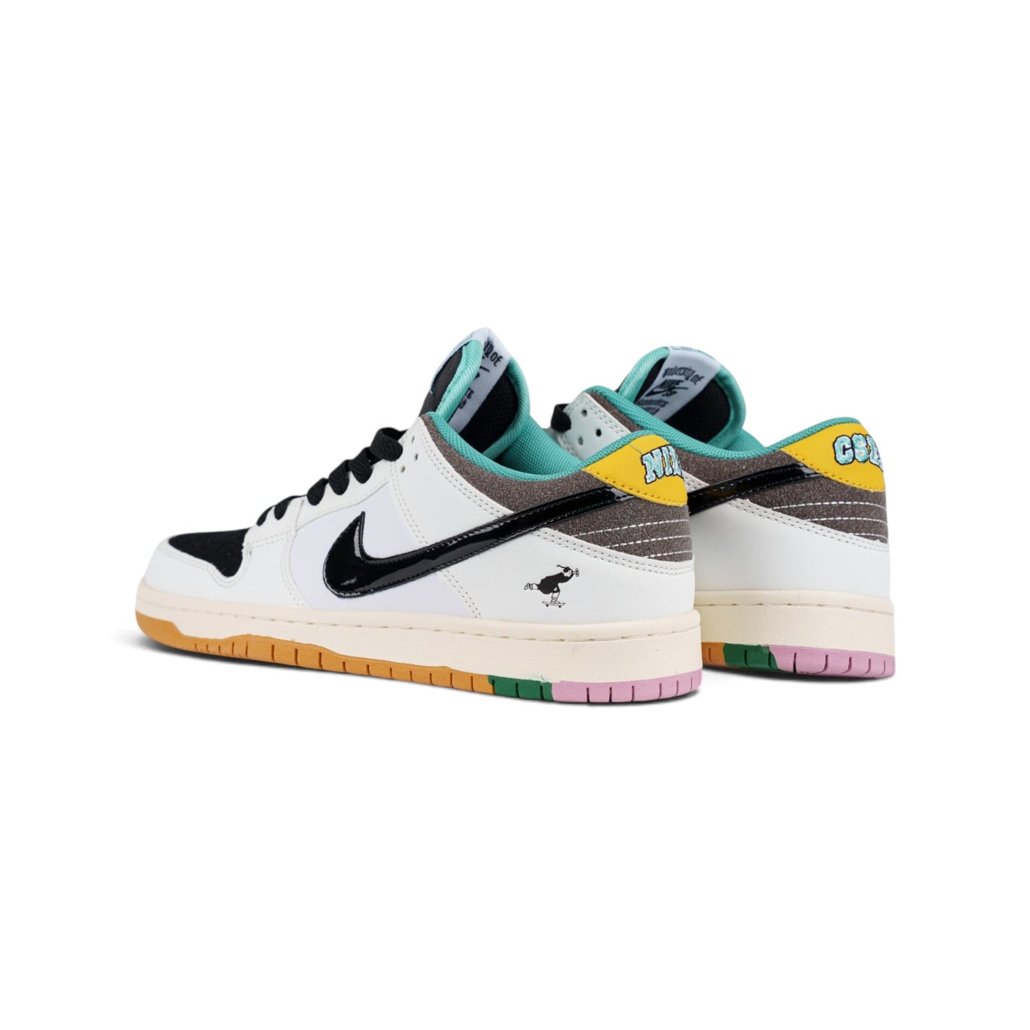 Nike SB Dunk Low бело-чёрные кроссовки — вид сзади, пара | GAMEOVERSHOP