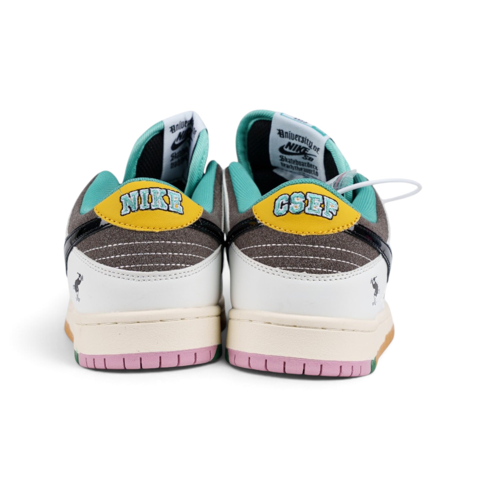 Nike SB Dunk Low бело-чёрные кроссовки — вид сзади, крупный план | GAMEOVERSHOP
