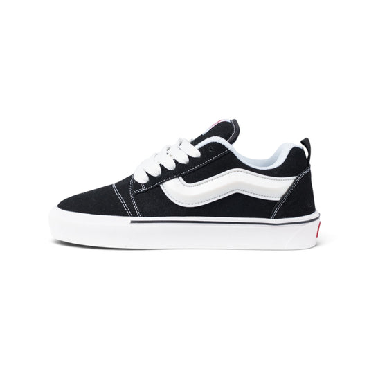 Vans Knu Skool чёрные кеды с белой полосой — вид сбоку | GAMEOVERSHOP