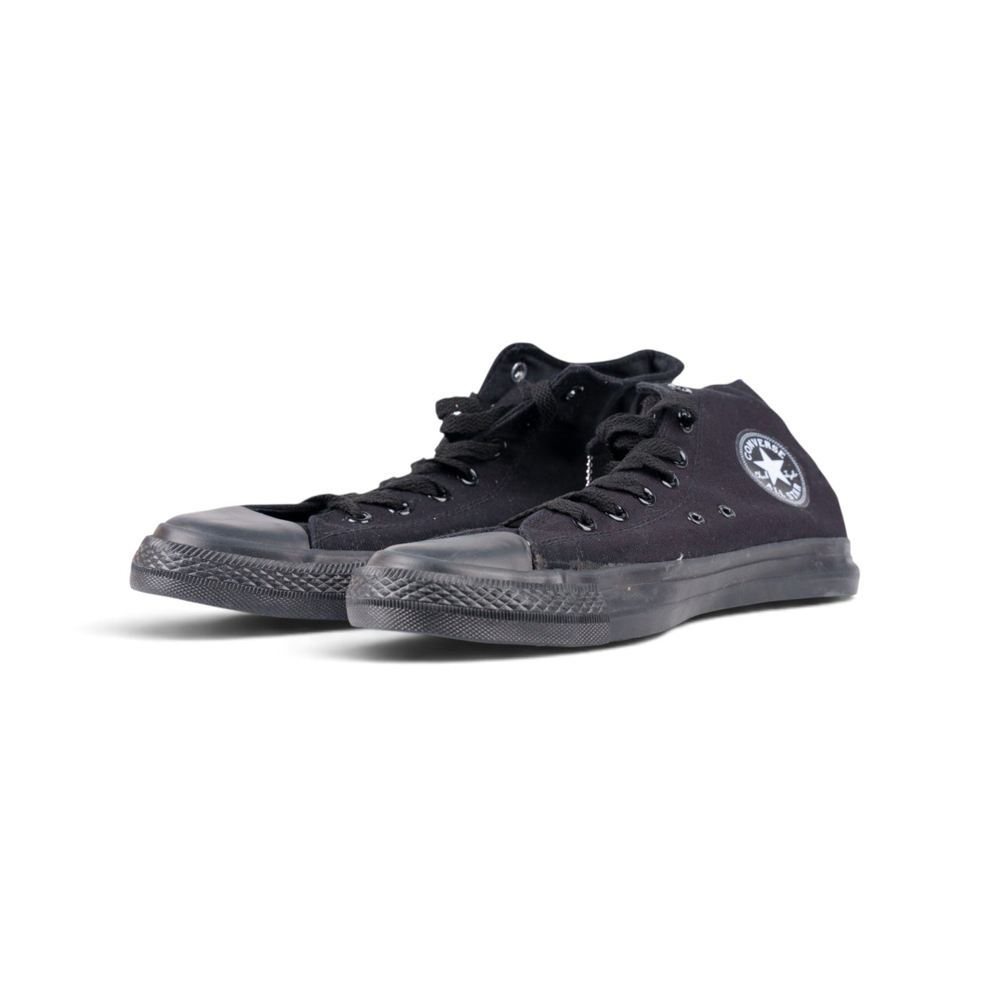 Converse Chuck Taylor All Star чёрные кеды — пара, вид спереди сбоку | GAMEOVERSHOP