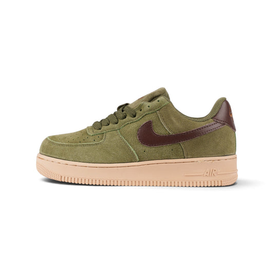 Nike Air Force 1 замшевые кроссовки цвета хаки — вид сбоку | GAMEOVERSHOP
