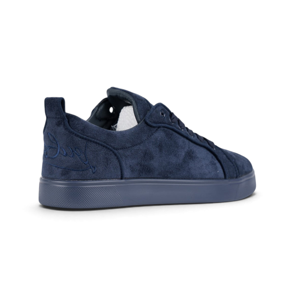 Christian Louboutin Louis Junior тёмно-синие замшевые кроссовки — вид сзади, логотип крупным планом | GAMEOVERSHOP