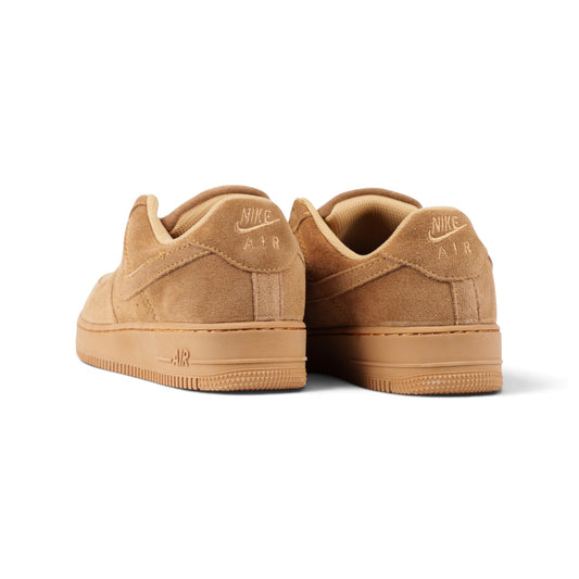 Nike Air Force 1 пшеничные замшевые кроссовки — пара, вид сзади | GAMEOVERSHOP