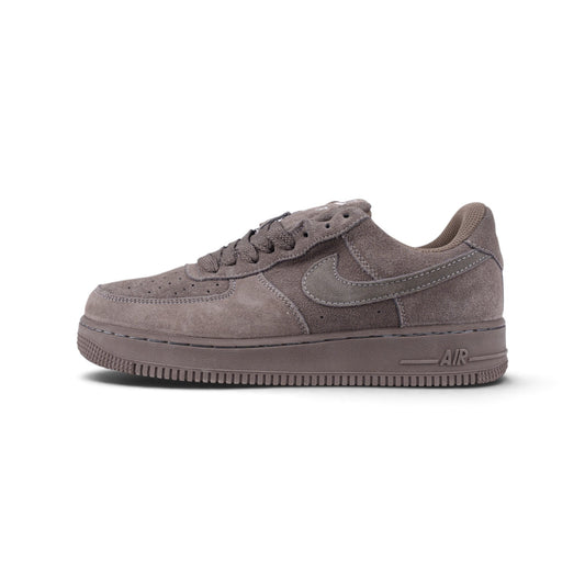 Nike Air Force 1 Low серые замшевые кроссовки — вид сбоку | GAMEOVERSHOP