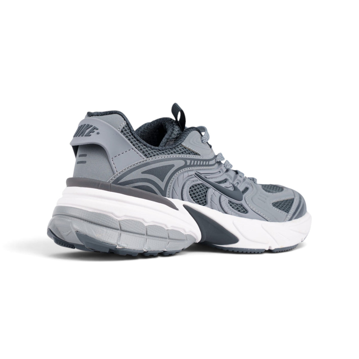 Nike Air Max серые кроссовки — вид сбоку, крупный план деталей | GAMEOVERSHOP