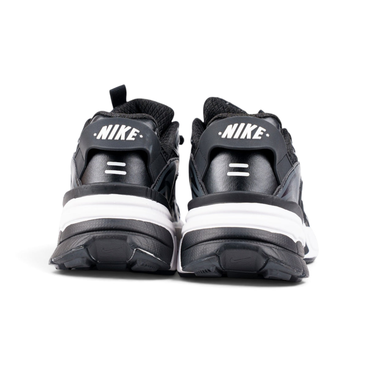 Nike V2K Run чёрные кроссовки — вид сзади | GAMEOVERSHOP