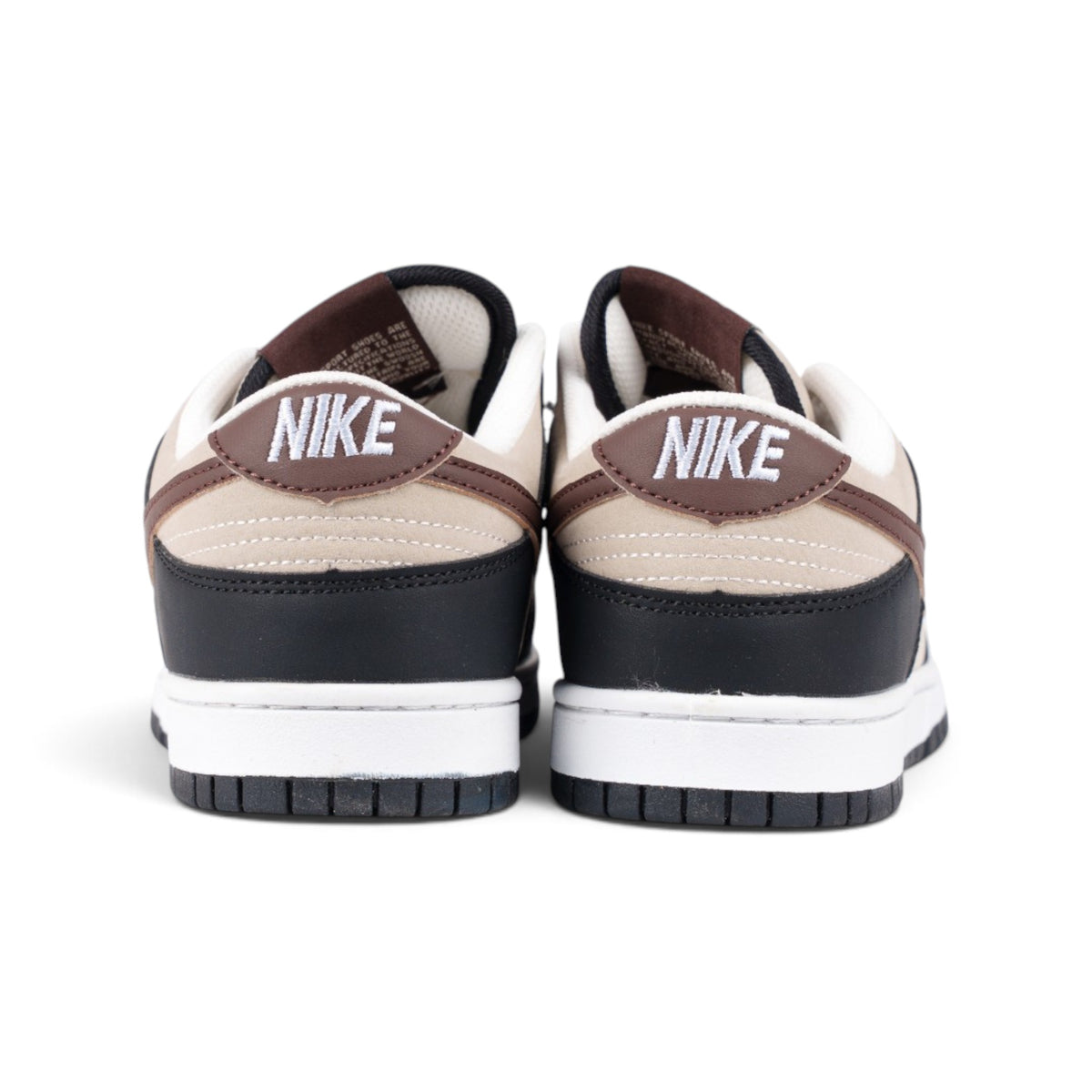 Nike Dunk Low бежево-чёрные кроссовки — вид сзади | GAMEOVERSHOP