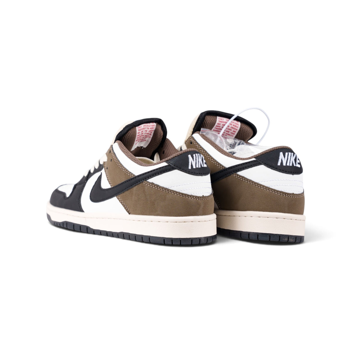 Nike SB Dunk Low бело-коричневые кроссовки — вид сзади, пара | GAMEOVERSHOP