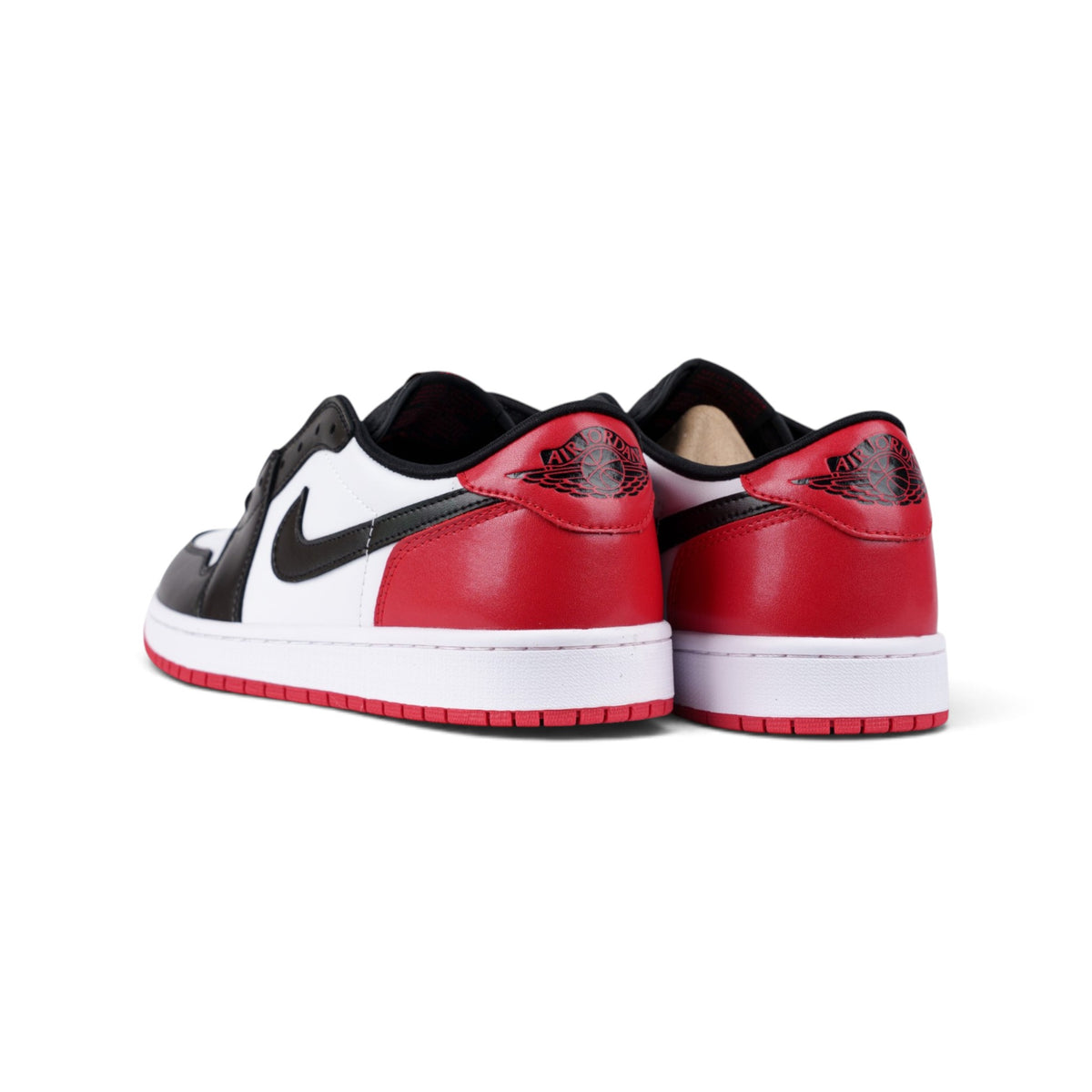 Nike Air Jordan 1 чёрно-белые кроссовки — пара, вид сзади | GAMEOVERSHOP