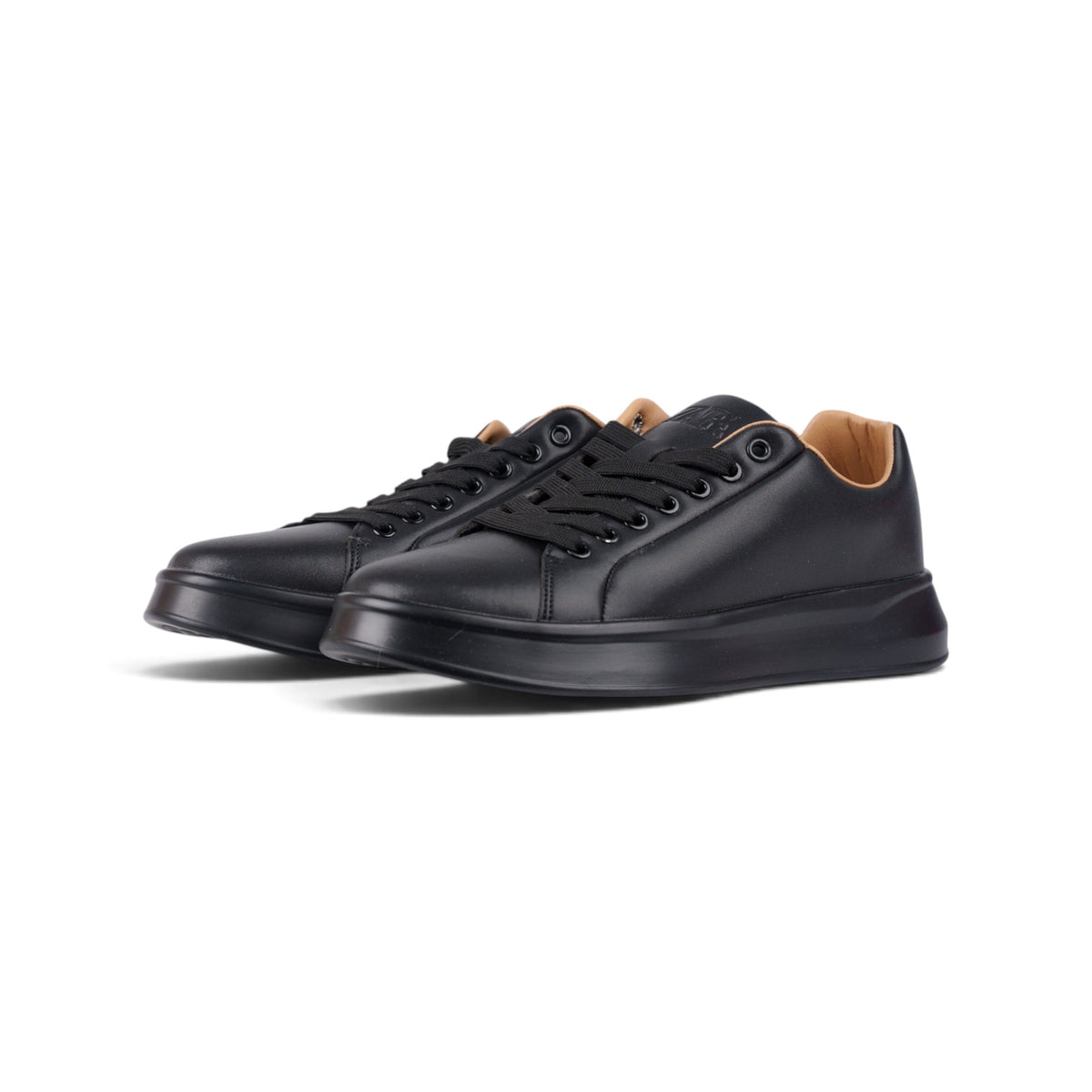 Zara Court Oversized чёрные кроссовки — пара, вид спереди сбоку | GAMEOVERSHOP