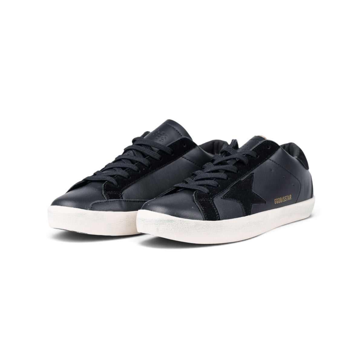 Golden Goose Superstar чёрные кроссовки — пара, вид спереди | GAMEOVERSHOP