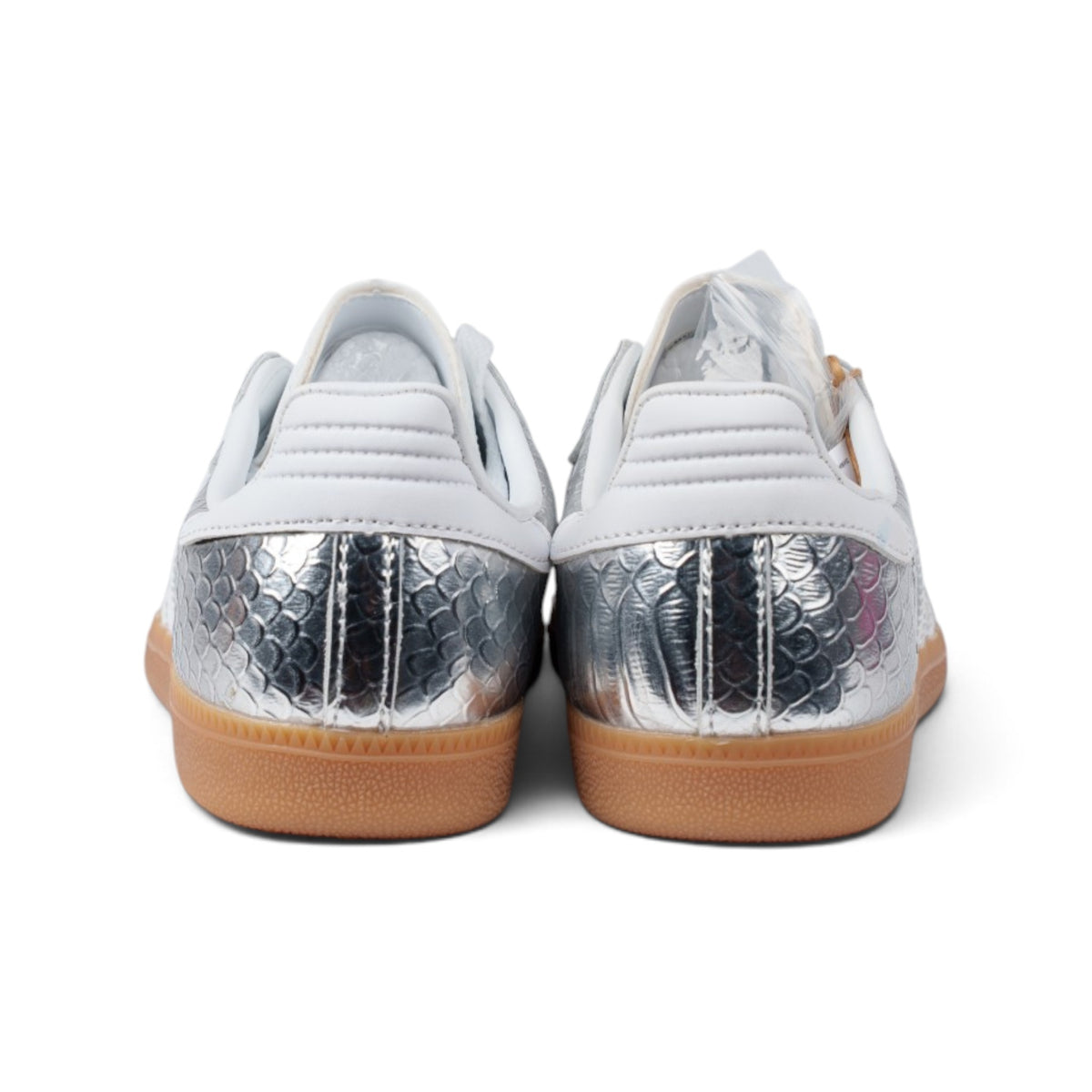 Adidas Samba серебристые кроссовки — вид сзади | GAMEOVERSHOP