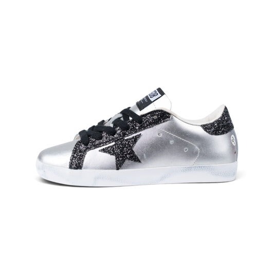 Golden Goose Superstar серебристые кроссовки с чёрным глиттером — вид сбоку | GAMEOVERSHOP