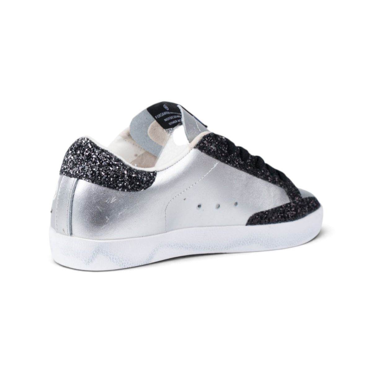 Golden Goose Superstar серебристые кроссовки с чёрным глиттером — вид сзади крупным планом | GAMEOVERSHOP