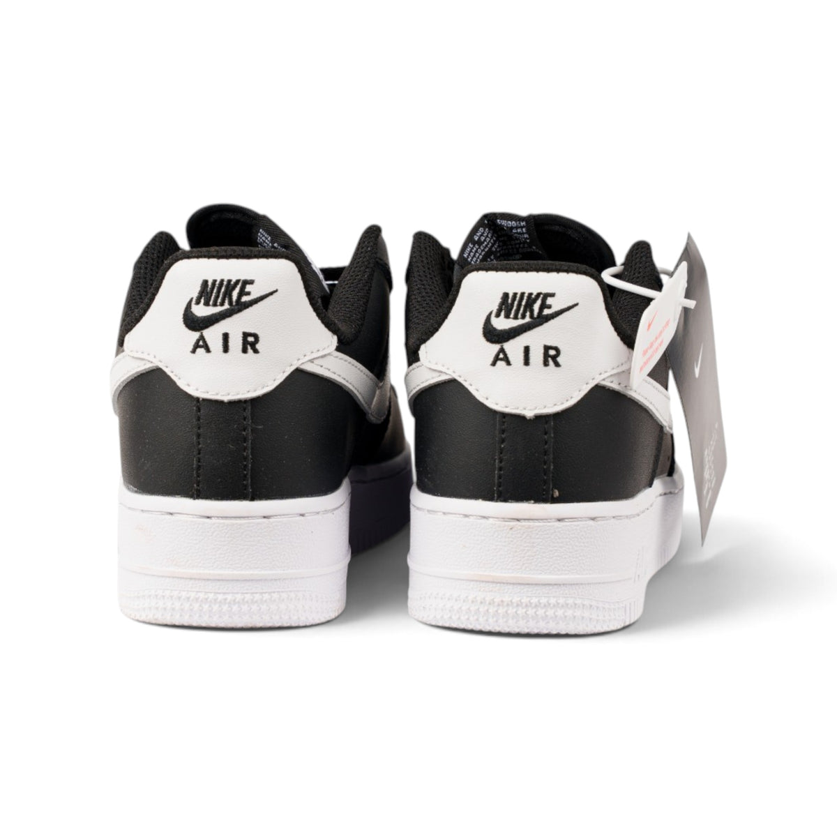 Nike Air Force 1 Low чёрно-белые кроссовки — вид сзади, логотип | GAMEOVERSHOP