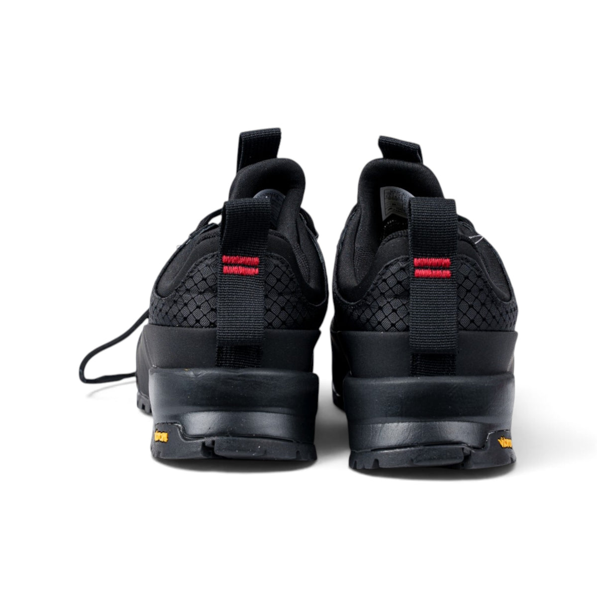 The North Face Glenclyffe Low чёрные кроссовки — вид сзади, шнуровка | GAMEOVERSHOP