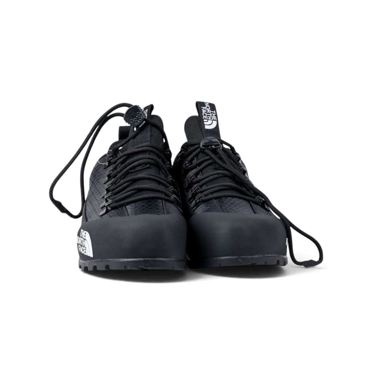 The North Face Glenclyffe Low чёрные кроссовки — вид спереди | GAMEOVERSHOP