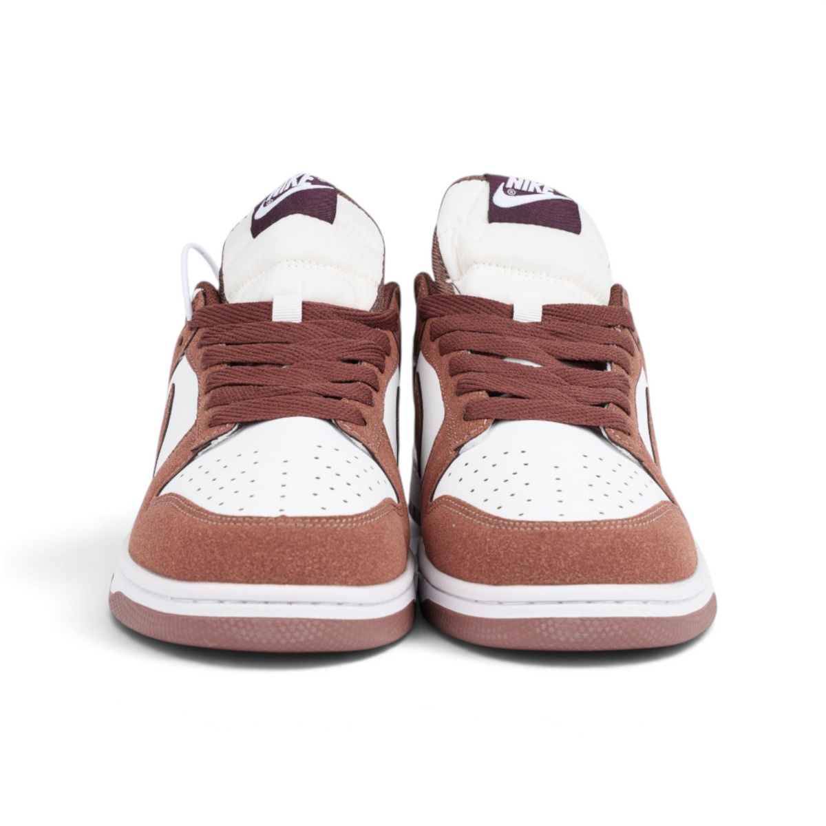 Nike Dunk Low коричнево-белые кроссовки — вид спереди | GAMEOVERSHOP