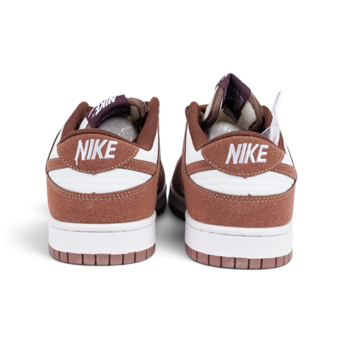 Nike Dunk Low коричнево-белые кроссовки — вид сзади | GAMEOVERSHOP