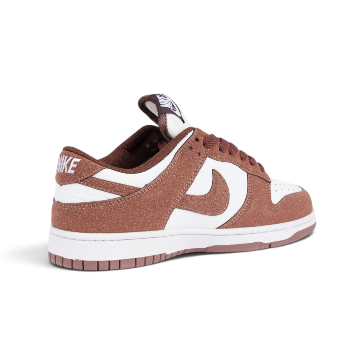 Nike Dunk Low коричнево-белые кроссовки — вид сзади сбоку | GAMEOVERSHOP