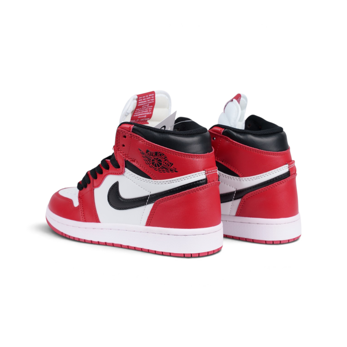 Nike Air Jordan 1 High OG Chicago красно-бело-чёрные кроссовки — пара сзади под углом | GAMEOVERSHOP